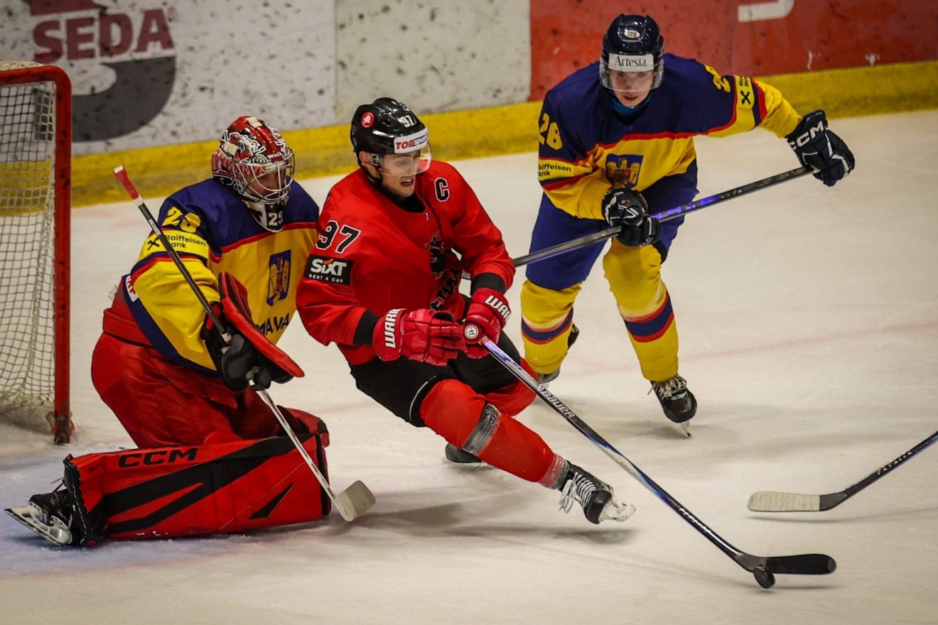 &bullet;  Fotó: Román Jégkorong-szövetség (FRHG)