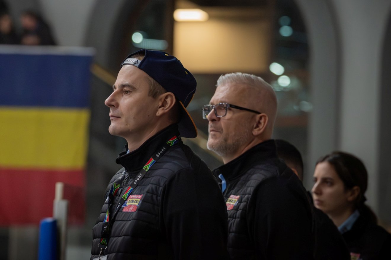 A romániai csapat edzői &bullet;  Fotó: Román Jégkorong-szövetség (FRHG)