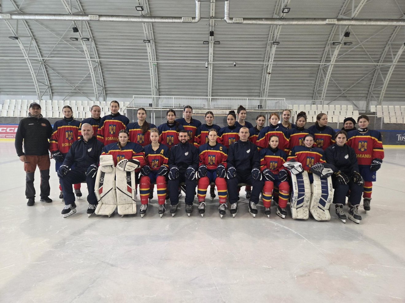 A romániai U18-as női jégkorong-válogatott &bullet;  Fotó: Román Jégkorong-szövetség (FRHG)