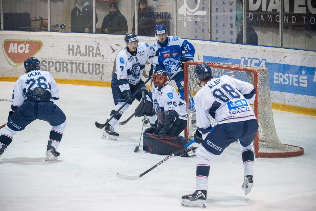 &bullet;  Fotó: Borbély Fanni