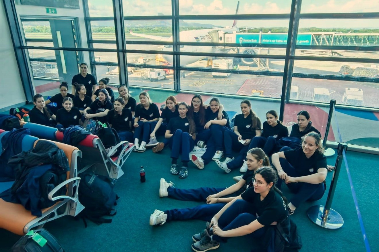 Mauritiusi átszállásra várakozva &bullet;  Fotó: FRHG