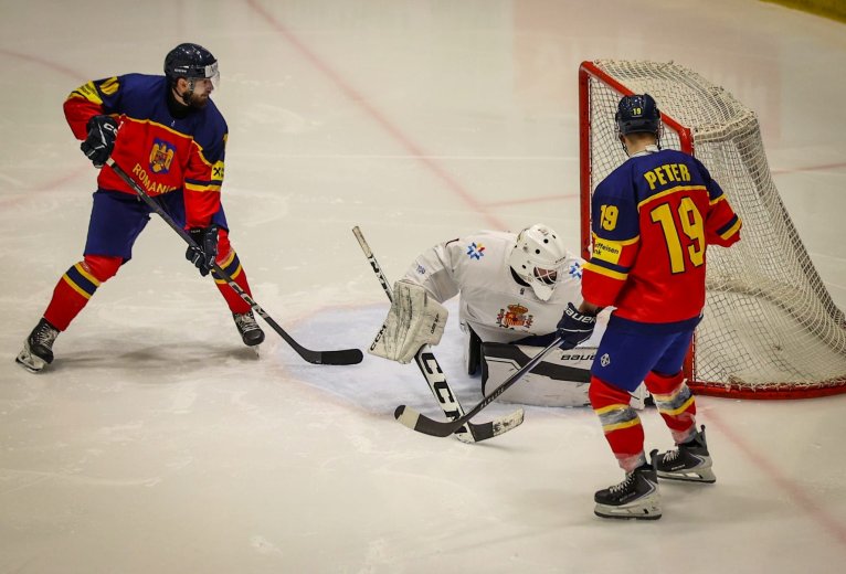 Péter Balázs triplázott, a romániai hokiválogatott tornát nyert