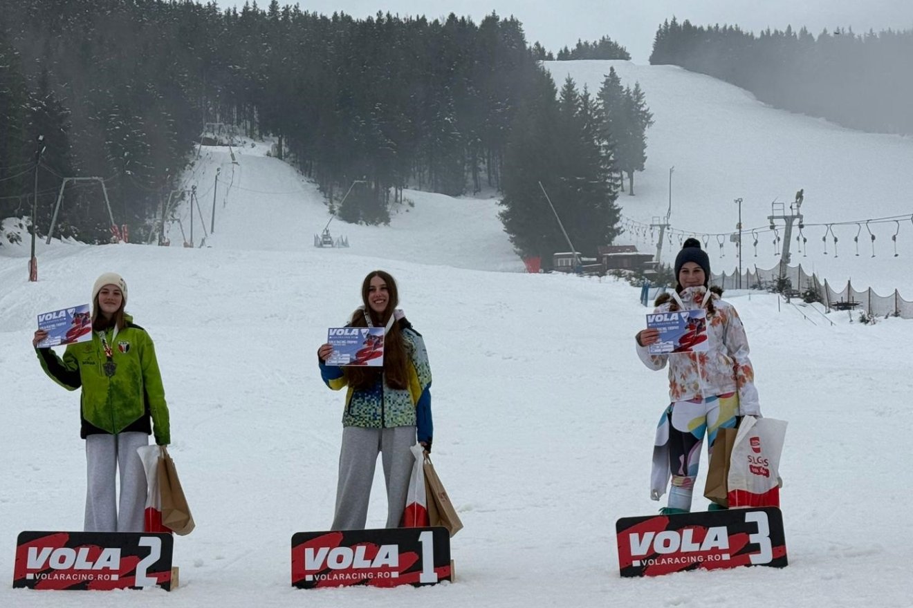 Tóth Boglárka (balról) második lett &bullet;  Fotó: Csíkszeredai ISK