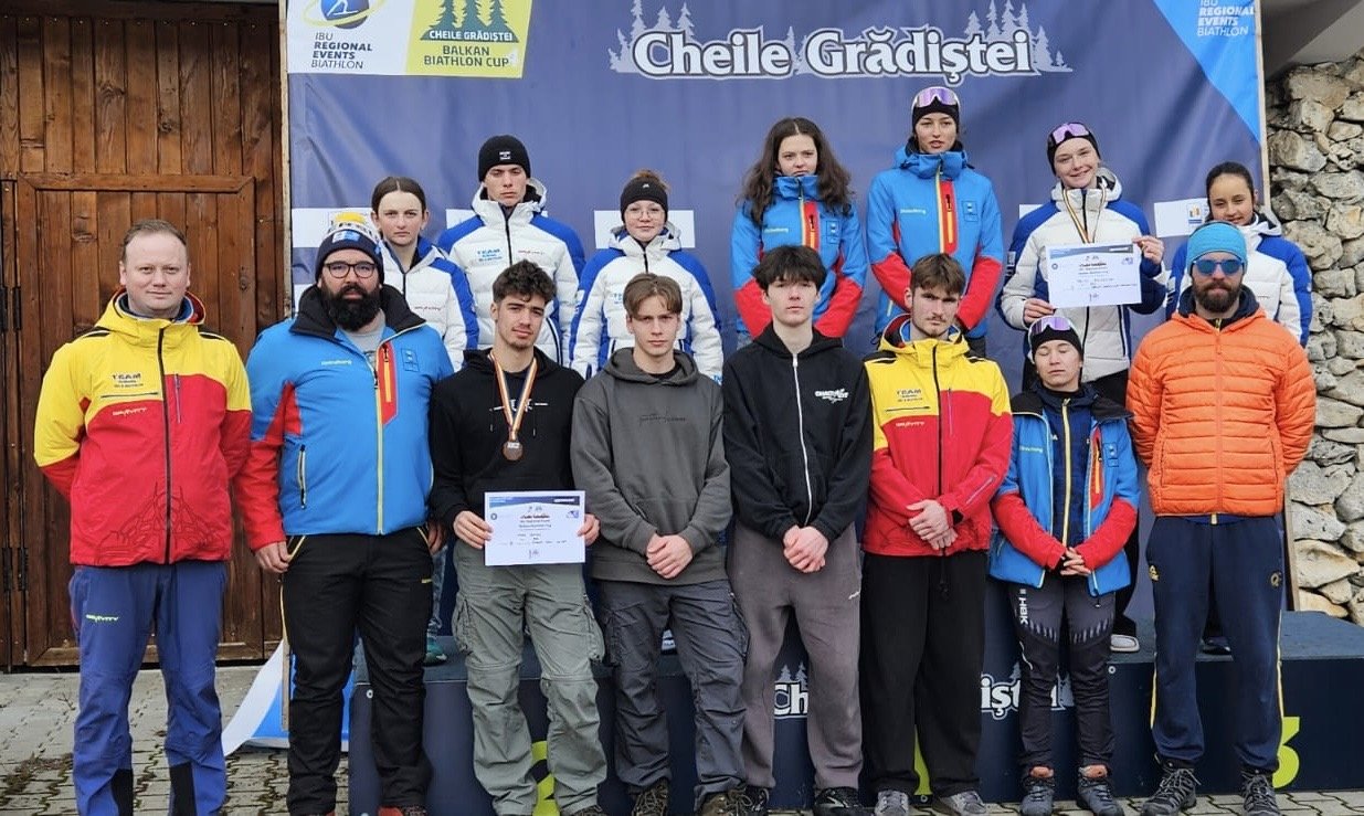 A Csíkszeredai ISK biatloncsapata. Jobbról Márton Szilárd, balról pedig Czont Attila és Kristó Loránd edzők &bullet;  Fotó: Márton Szilárd/ Csíkszeredai ISK