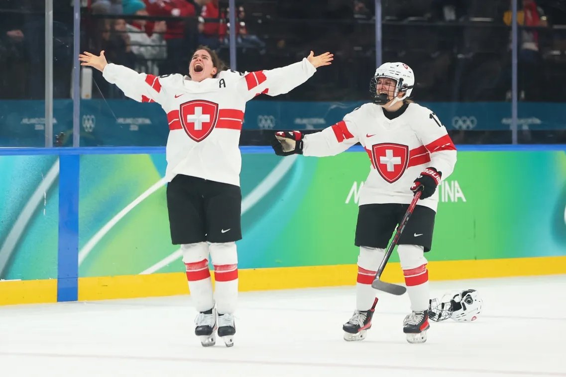Svájci öröm női jégkorongban. Bronzérmesek lettek &bullet;  Fotó: Nemzeti Sport/ Getty Images
