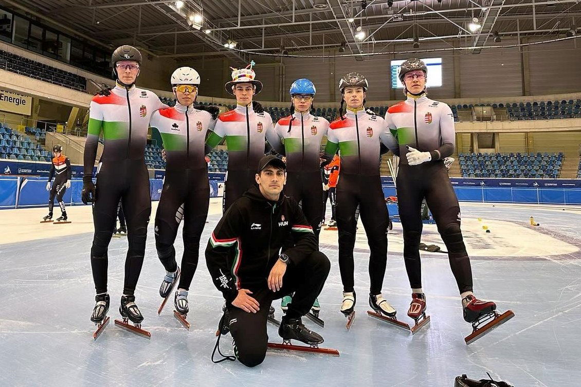 Imre és a magyar short track válogatott (korábbi felvétel) &bullet;  Fotó: facebook/ Imre Emil
