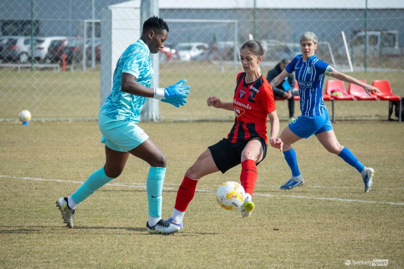 &bullet;  Fotó: Borbély Fanni