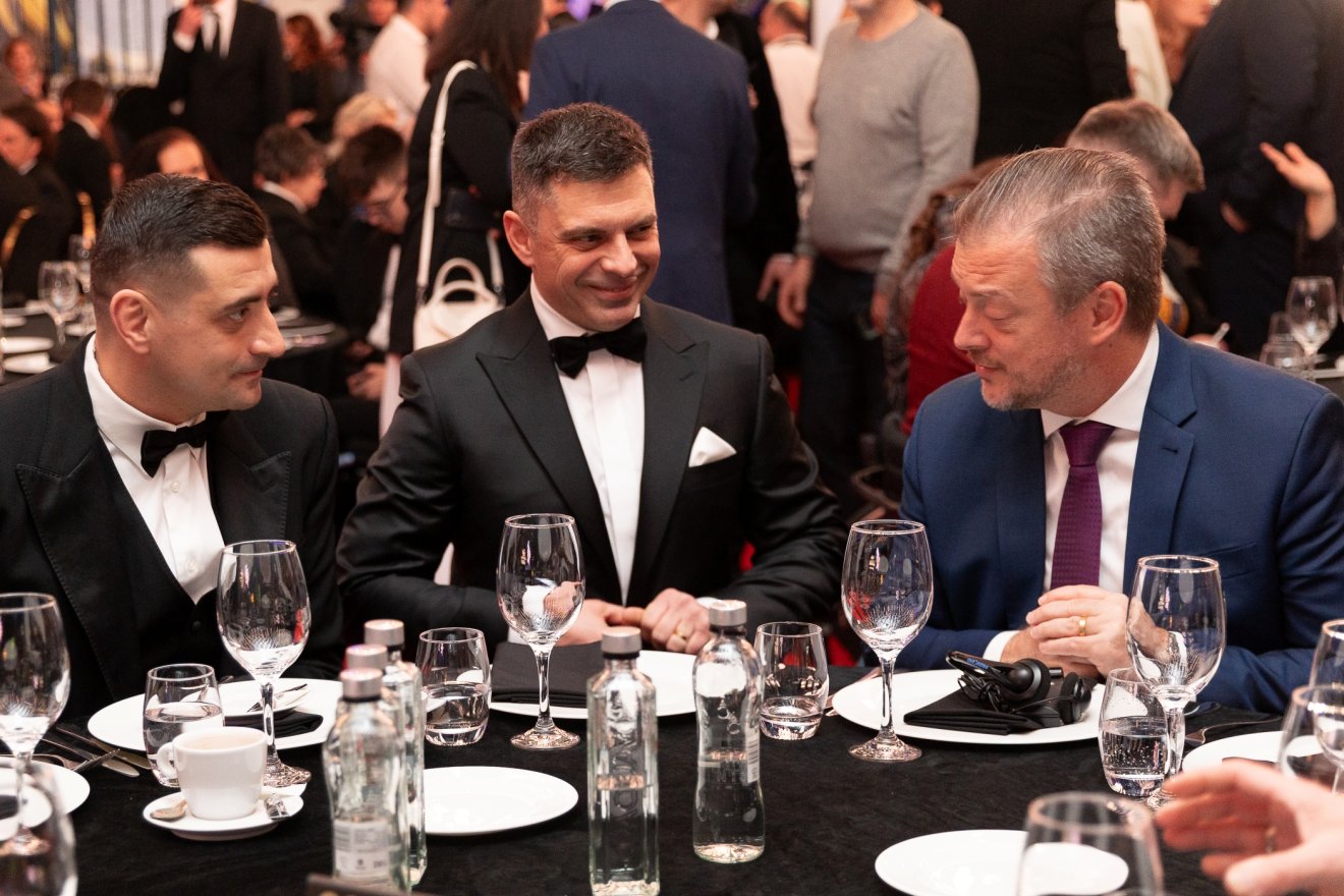 Balról jobbra: George Simion, Novák Károly Eduárd és Andrew Parsons, a Nemzetközi Paralimpiai Bizottság elnöke &bullet;  Fotó: Halmágyi Zsolt