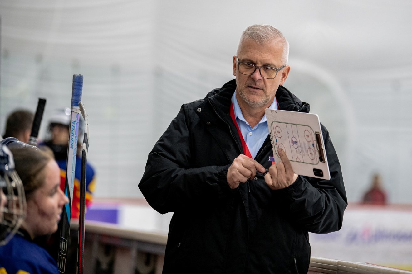 Láng Zoltán, a romániai válogatott szövetségi kapitánya &bullet;  Fotó: Román Jégkorong-szövetség (FRHG)