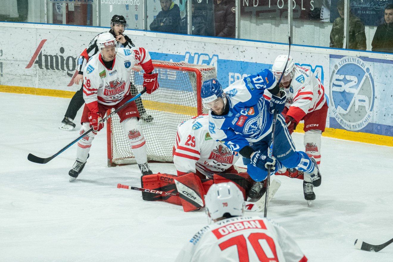 &bullet;  Fotó: Borbély Fanni