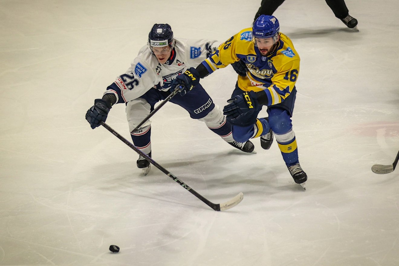 A döntő kapujában a címvédő Gyergyói HK és a trónkövetelő Brassói Corona