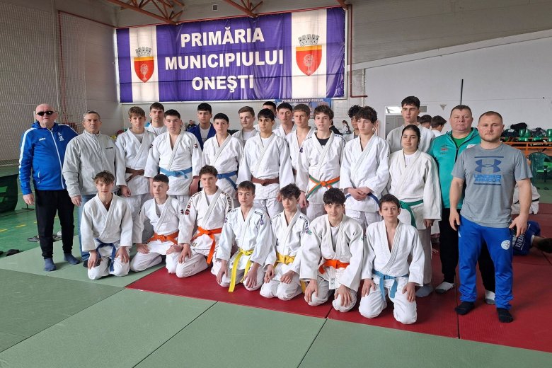 Tucatnyi dobogós helyezéssel hangoltak a döntőre