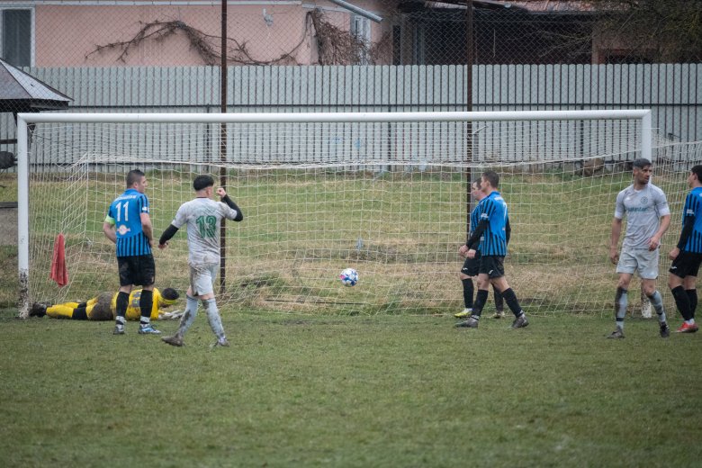 Az agyagfalviak fordítottak és gólzáporral nyertek Csíkszentmártonban