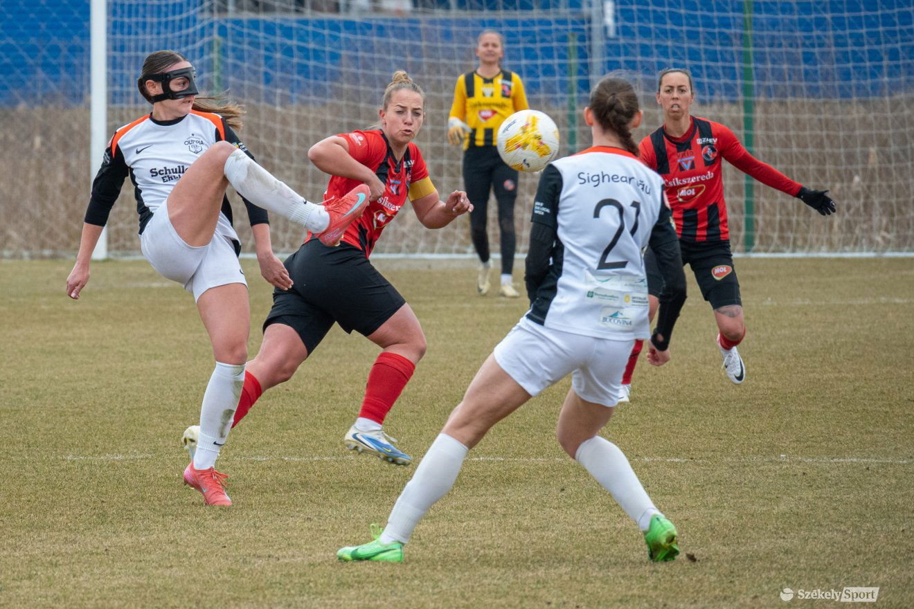 &bullet;  Fotó: Borbély Fanni