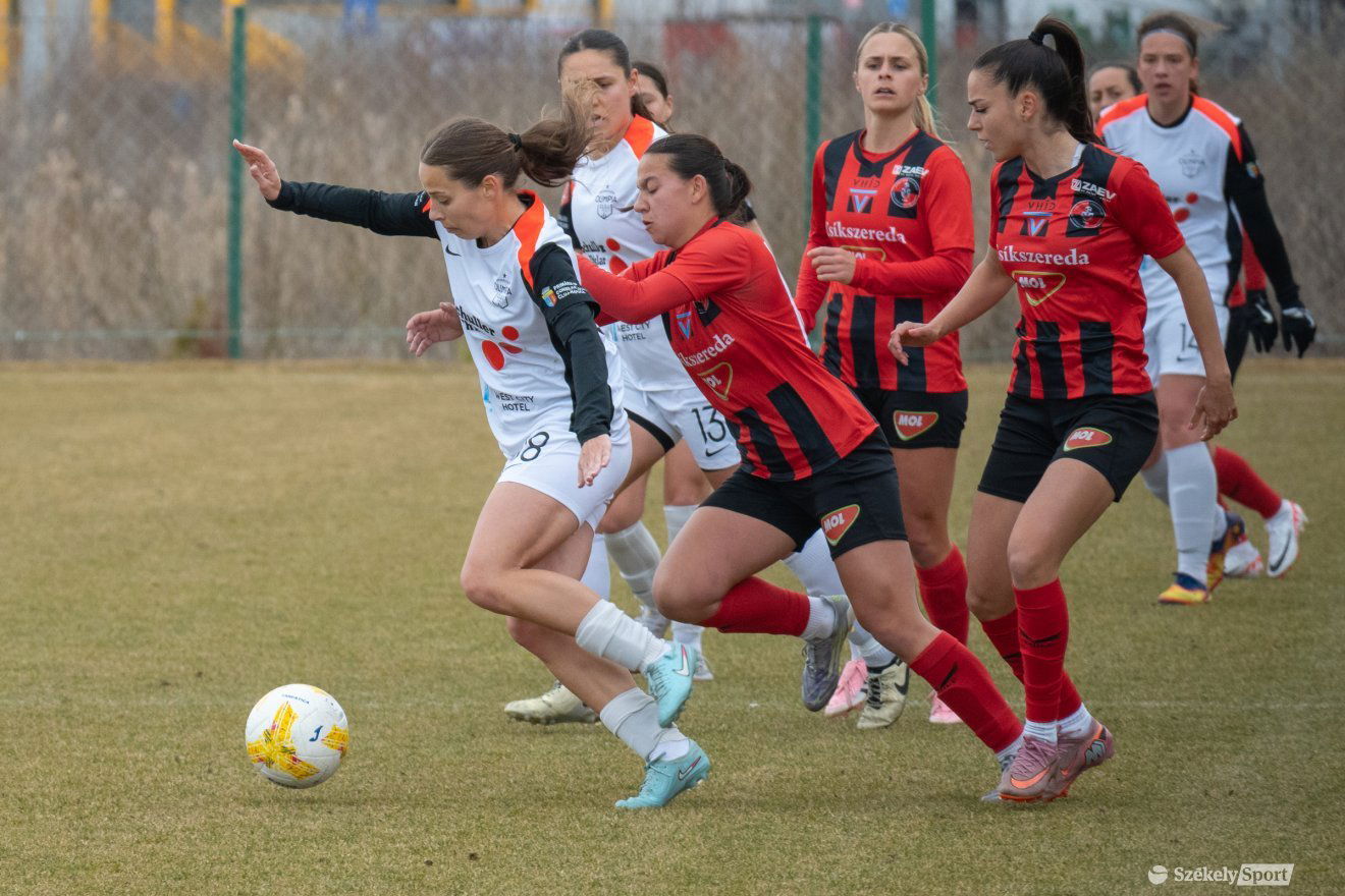 &bullet;  Fotó: Borbély Fanni