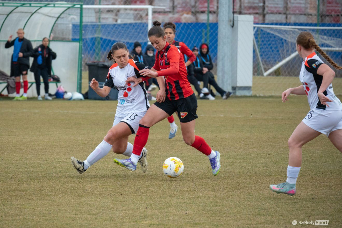 &bullet;  Fotó: Borbély Fanni