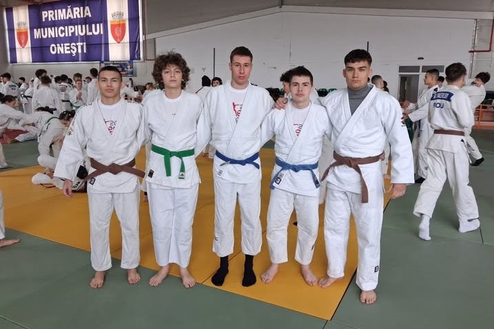 A kézdivásárhelyi Nagy Mózes ISK együttese &bullet;  Fotó: Veres László