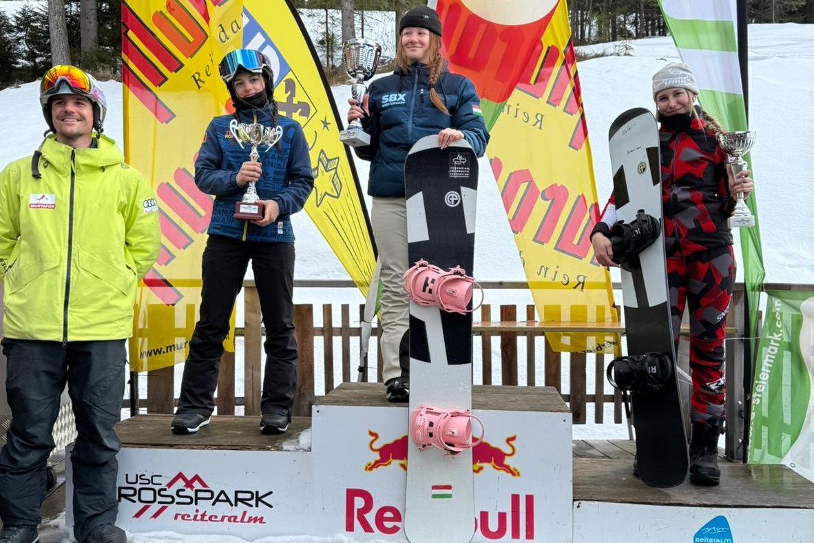 Bakó-Vilhelem Csinszka (balról a második) ezüstérmes lett az osztrák ifjúsági bajnokságon &bullet;  Fotó: Reisz Zoltán
