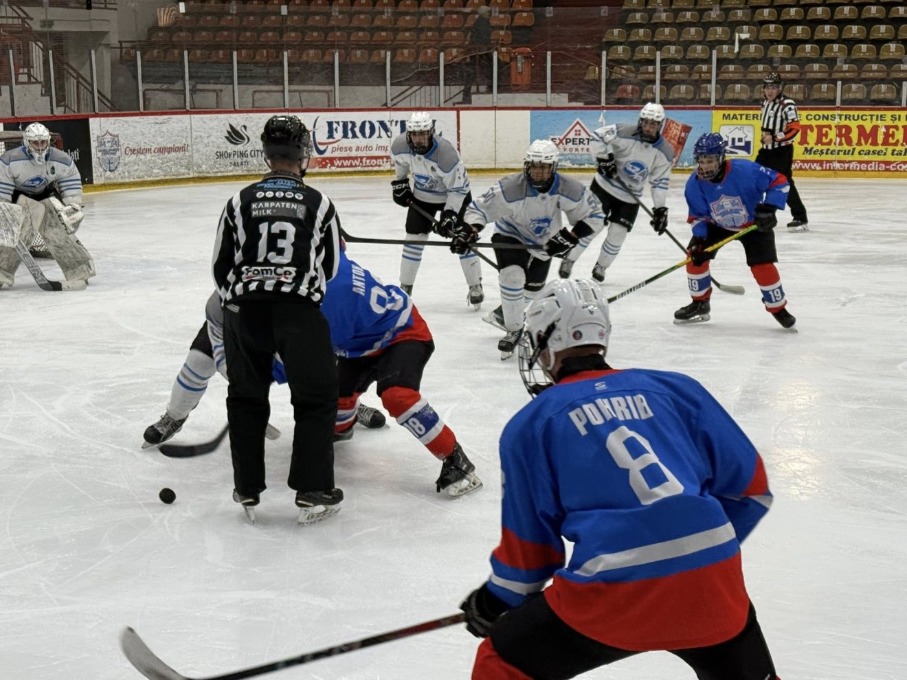 &bullet;  Fotó: FRHG