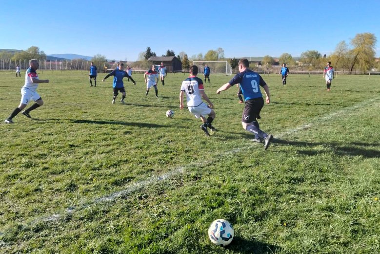 Potyogtak a gólok, még mindig van veretlen csapat a csíkszéki fociligákban