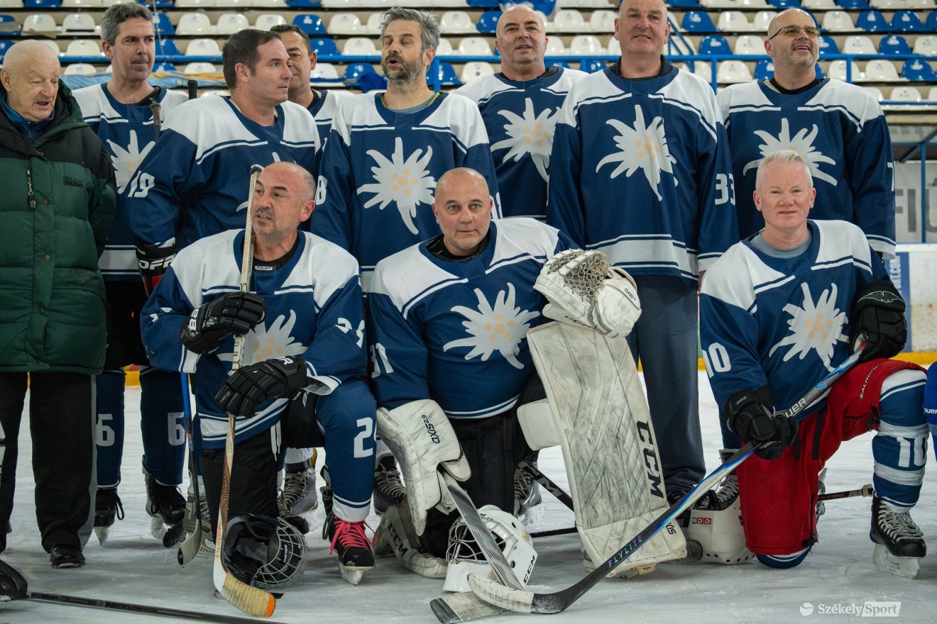 Nagy Attila Ferenc (középen, kapusként) jelenleg a Román Jégkorong-szövetség elnöke • Fotó: Borbély Fanni