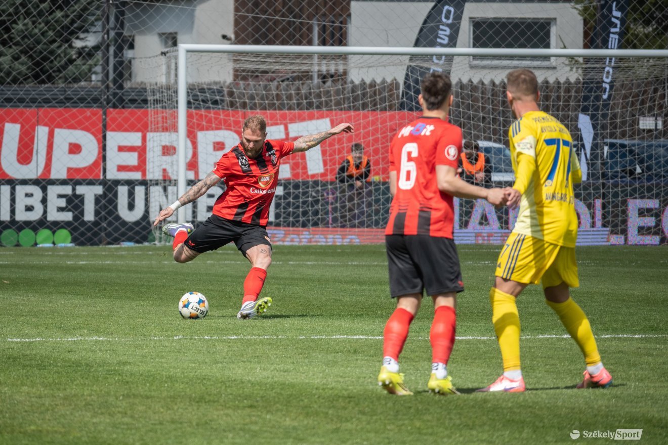 &bullet;  Fotó: Borbély Fanni