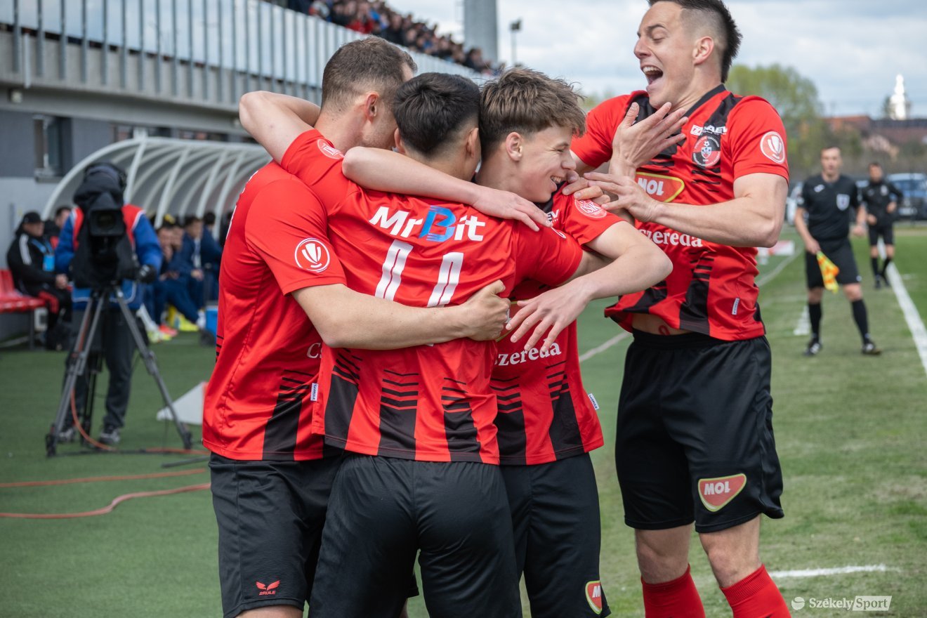 Gólöröm: Eppel, Anderson, Brügger és Pászka –  ők hozták össze az első gólt &bullet;  Fotó: Borbély Fanni