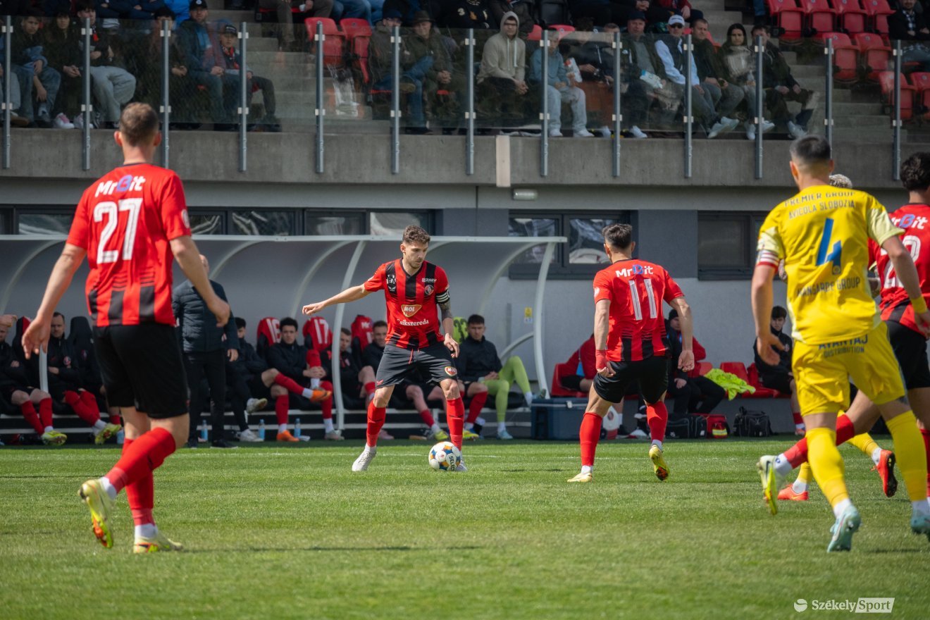 &bullet;  Fotó: Borbély Fanni