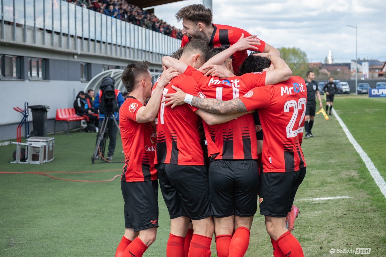 &bullet;  Fotó: Borbély Fanni