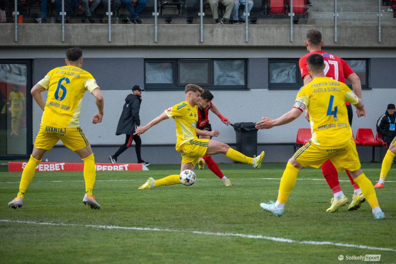 &bullet;  Fotó: Borbély Fanni