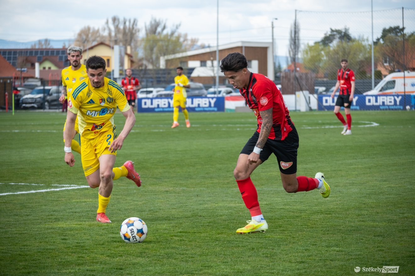 &bullet;  Fotó: Borbély Fanni