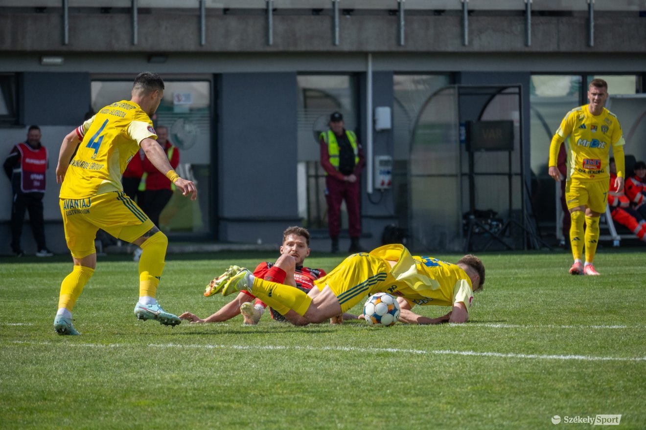 &bullet;  Fotó: Borbély Fanni
