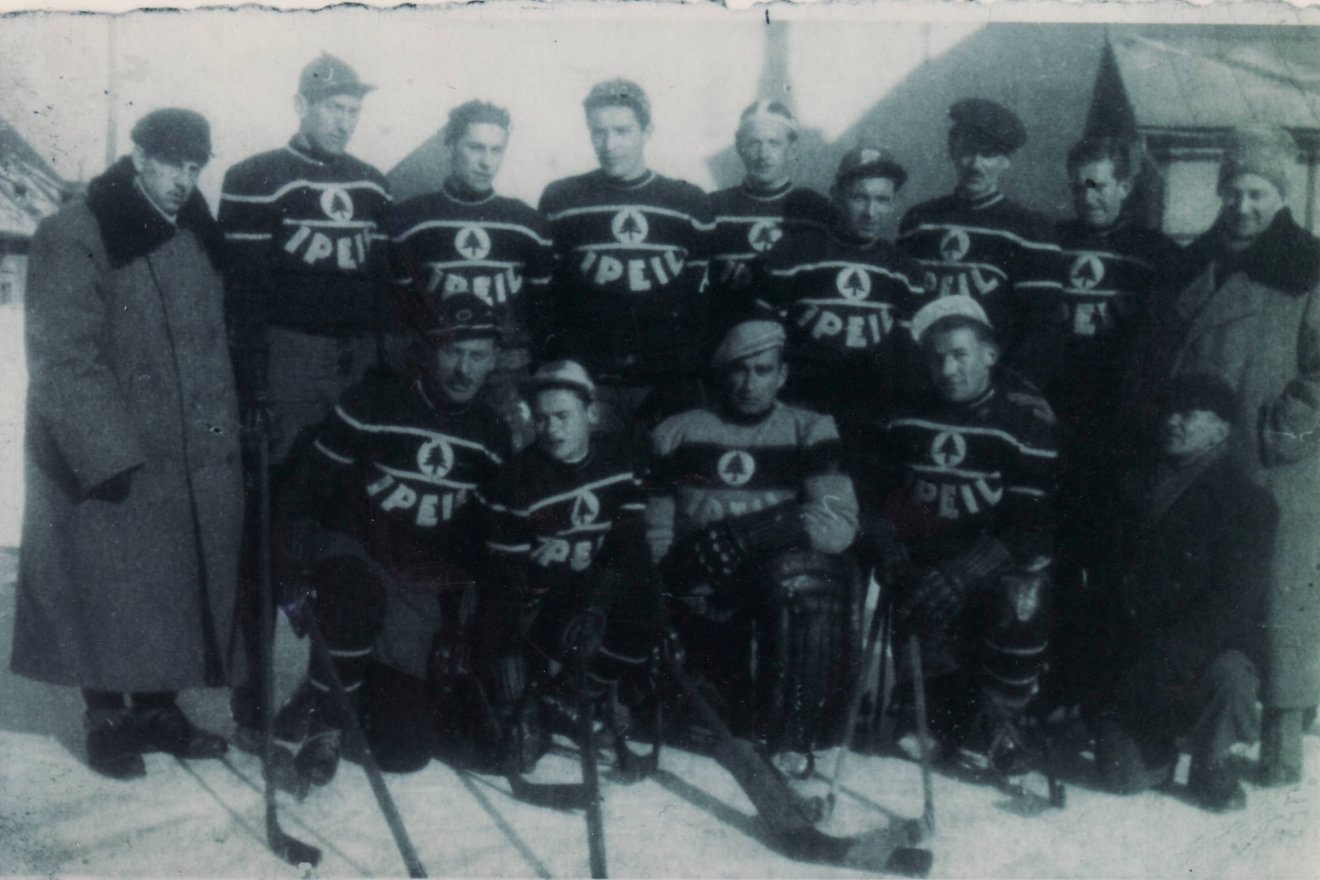 1949-ben volt először bajnok Csíkszereda &bullet;  Fotó: Boda Jenő gyűjteményéből