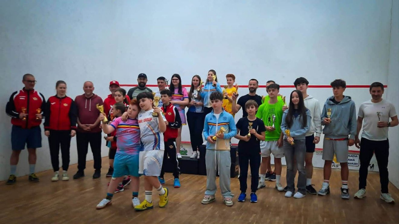 &bullet;  Fotó: Transilvanian Tennis Padel Squash Club