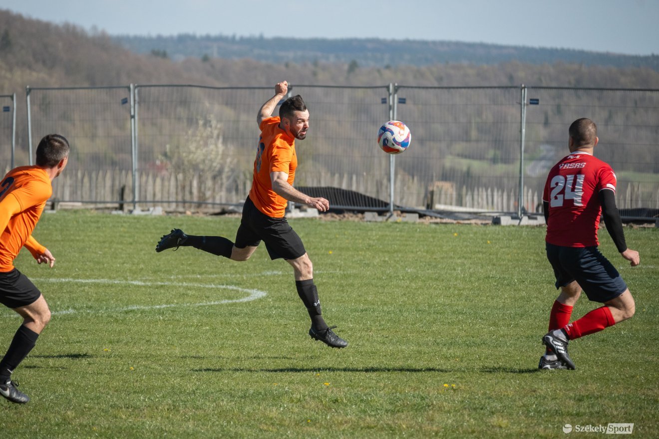 &bullet;  Fotó: Borbély Fanni