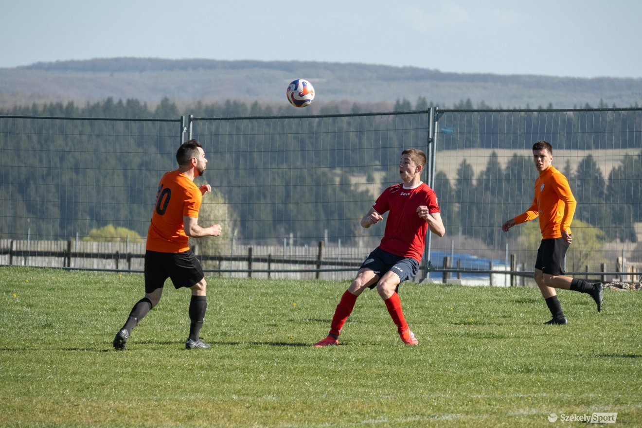 &bullet;  Fotó: Borbély Fanni