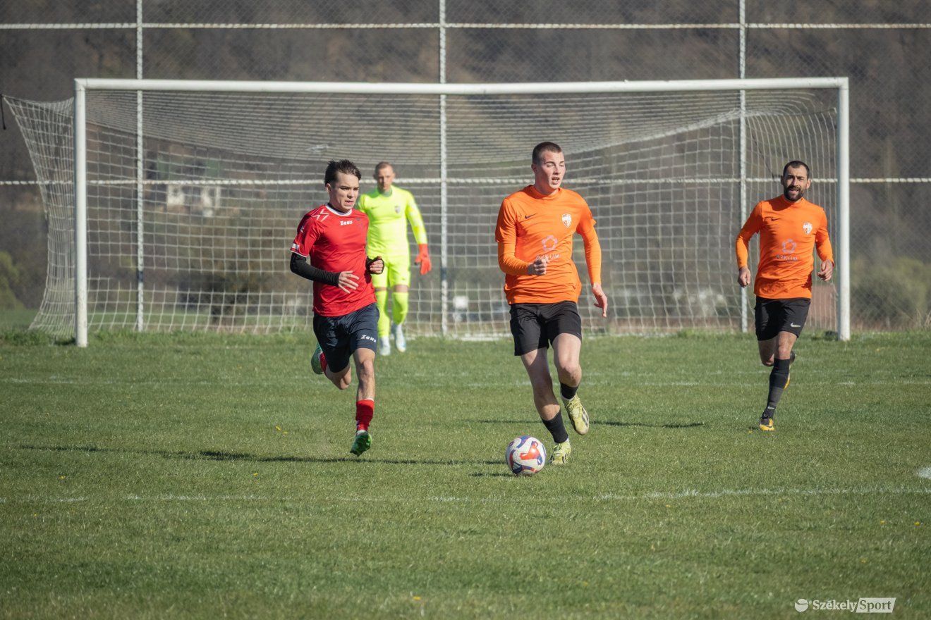 &bullet;  Fotó: Borbély Fanni