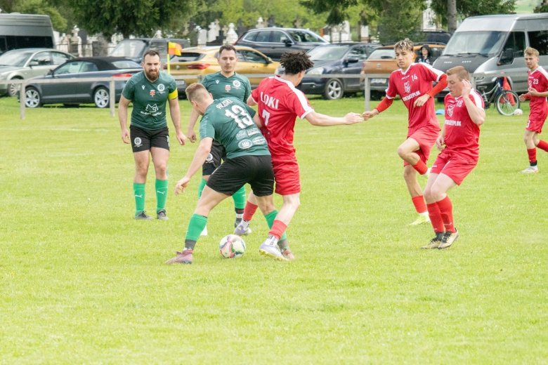 Magabiztosan nyert az éllovas Piliske, bajnokot avattak a 6. Ligában