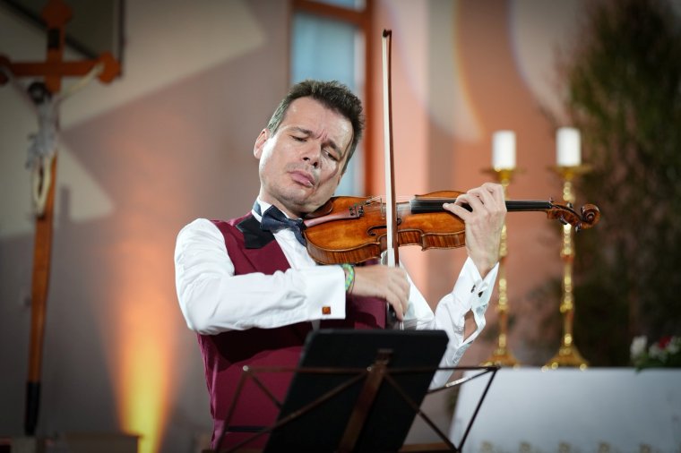 A Stradivarius-turné egyik különleges állomása lesz Csíksomlyó