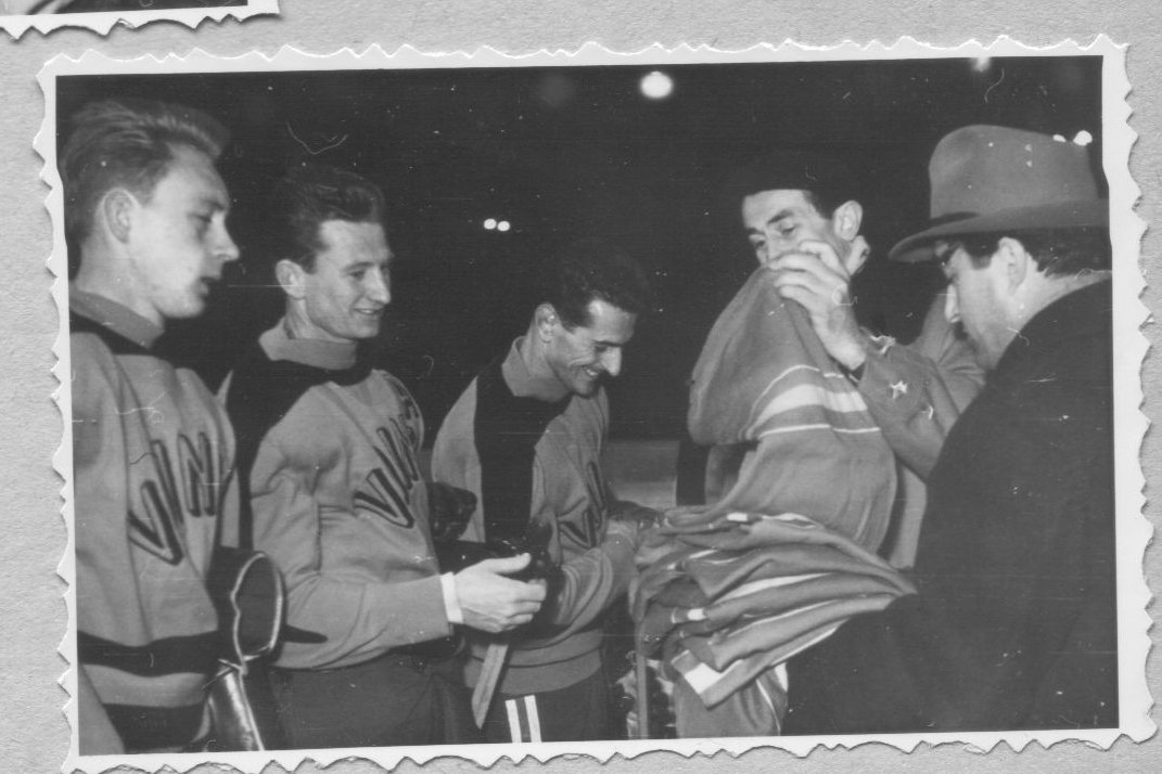 A bajnokok díjazása, 1960-ban &bullet;  Fotó: Takács István gyűjteményéből