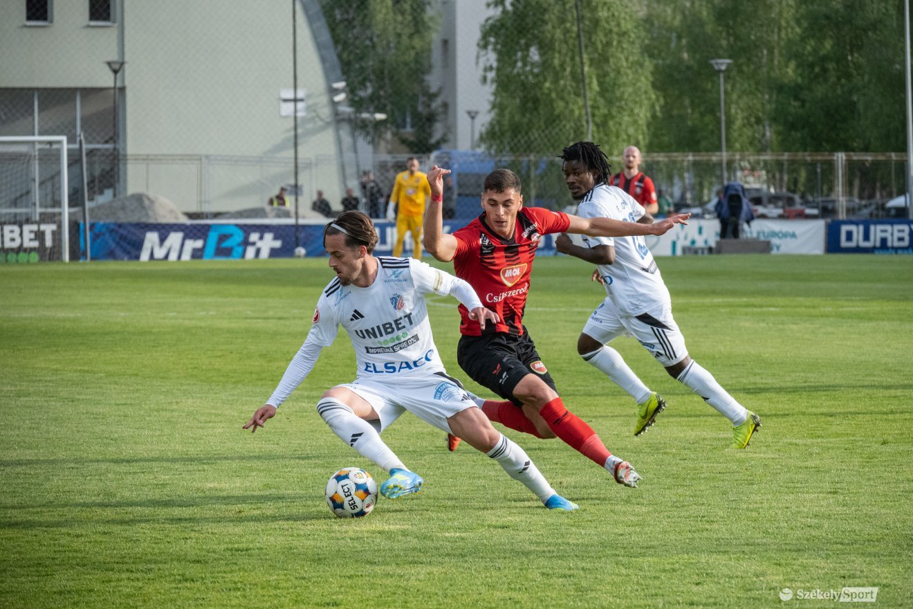 &bullet;  Fotó: Borbély Fanni