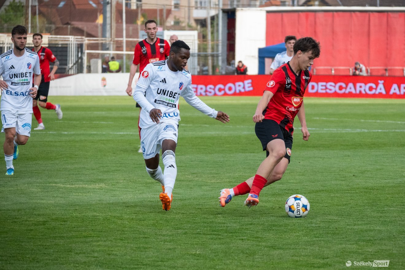 &bullet;  Fotó: Borbély Fanni