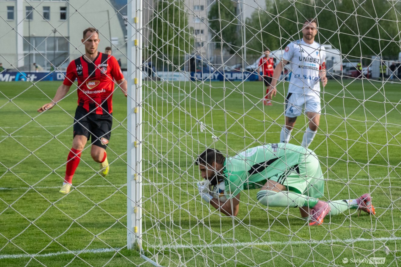 &bullet;  Fotó: Borbély Fanni