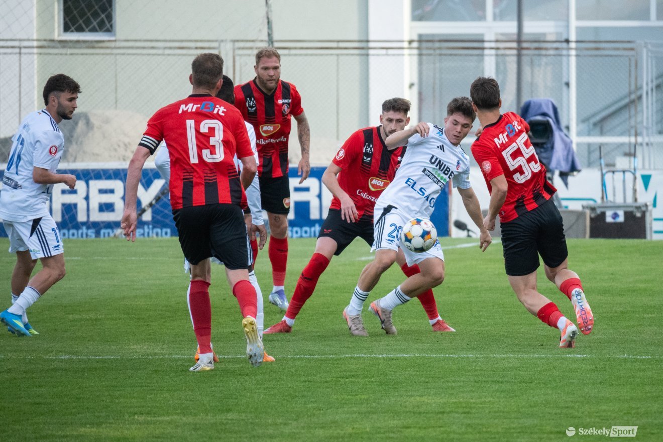 &bullet;  Fotó: Borbély Fanni