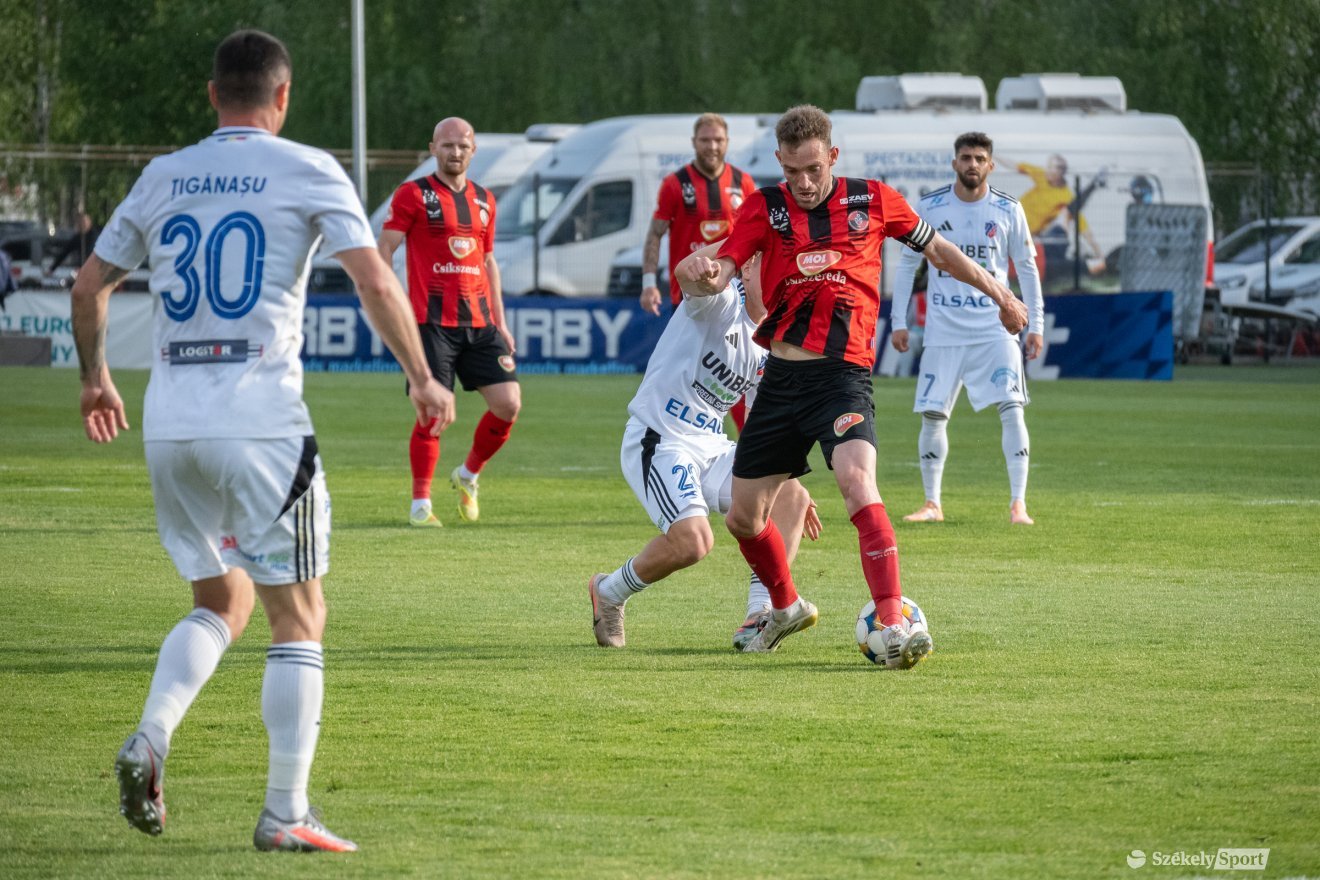 &bullet;  Fotó: Borbély Fanni
