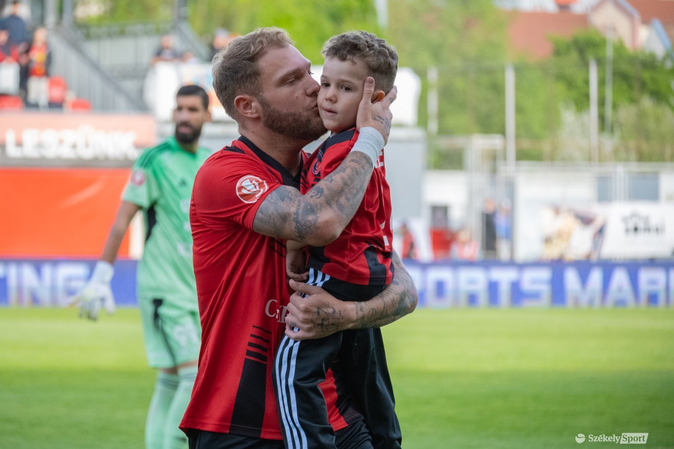 &bullet;  Fotó: Borbély Fanni