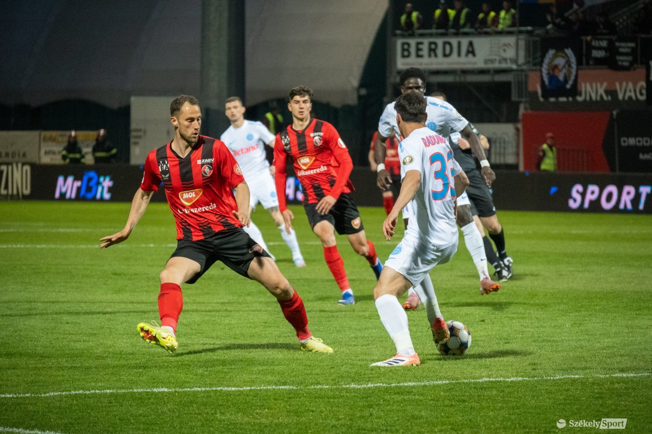 &bullet;  Fotó: Borbély Fanni