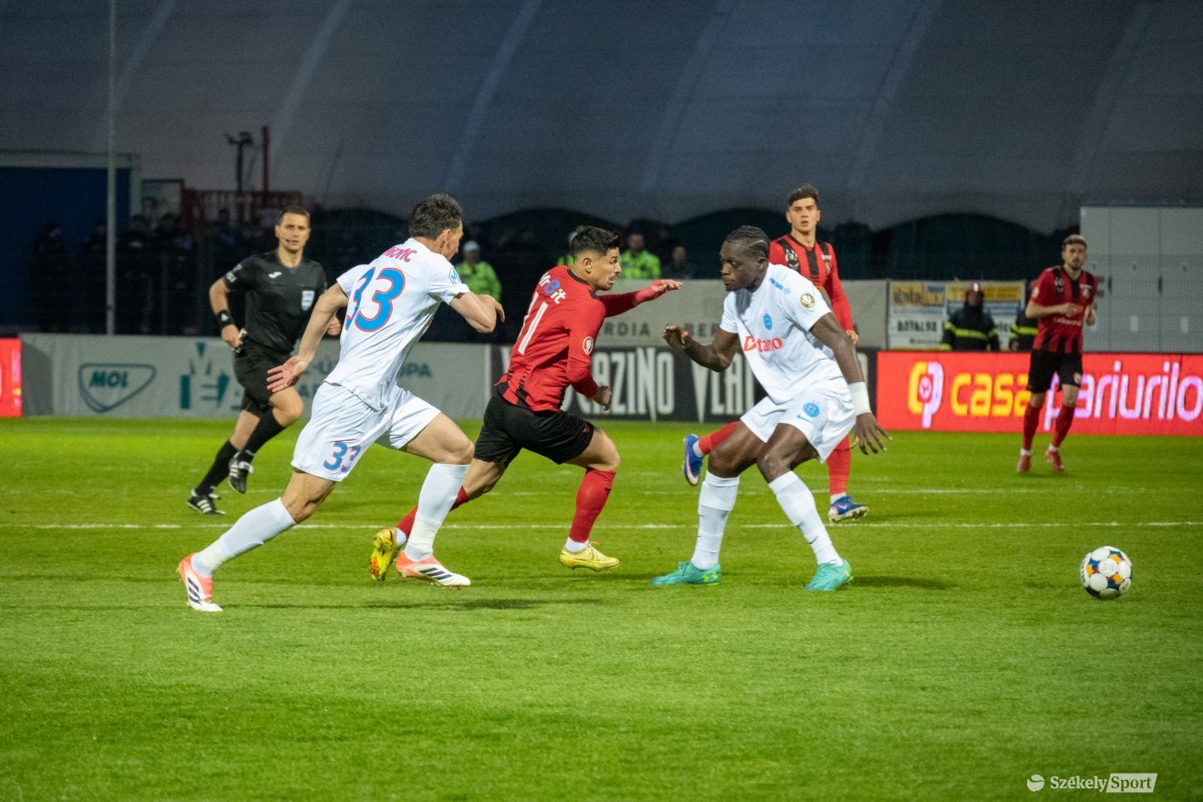 &bullet;  Fotó: Borbély Fanni