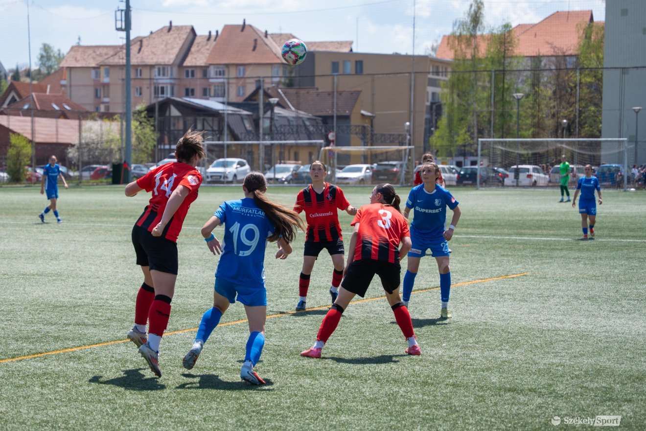 &bullet;  Fotó: Borbély Fanni