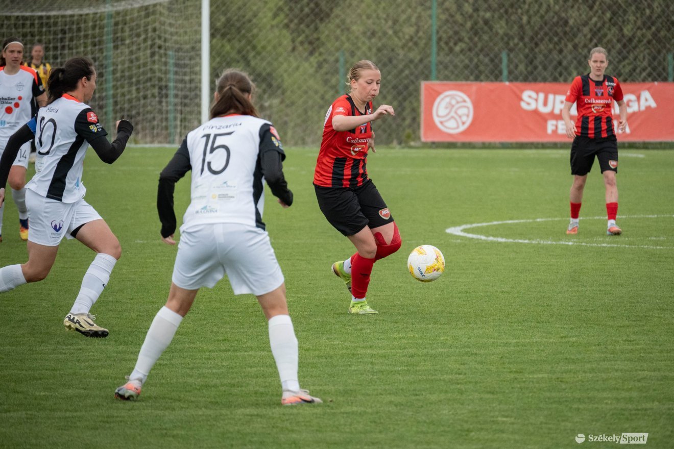 &bullet;  Fotó: Borbély Fanni
